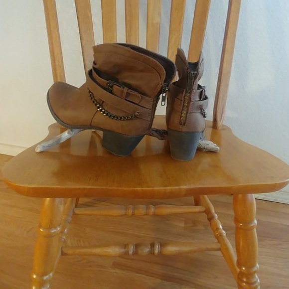 Style & Color booties - Picture 3 of 5